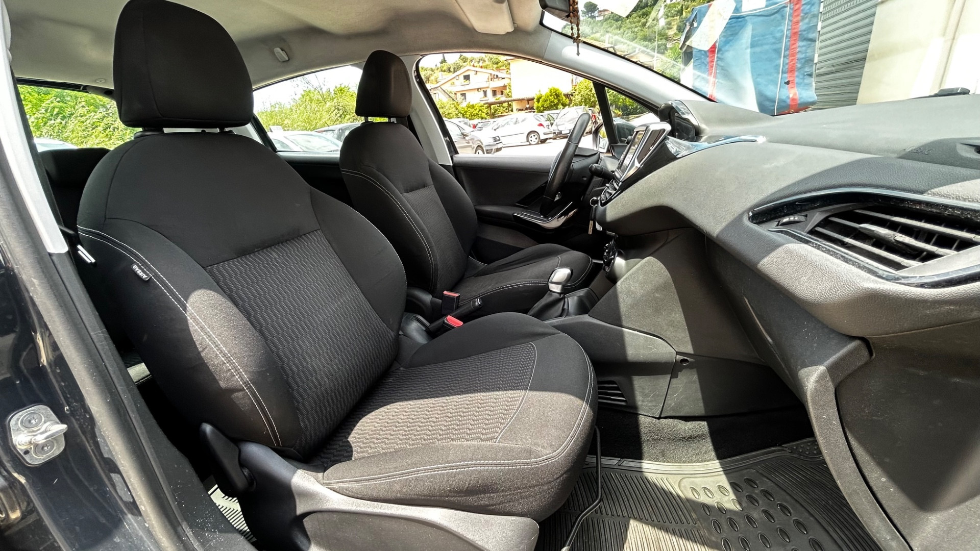 Peugeot 208 – foto 13