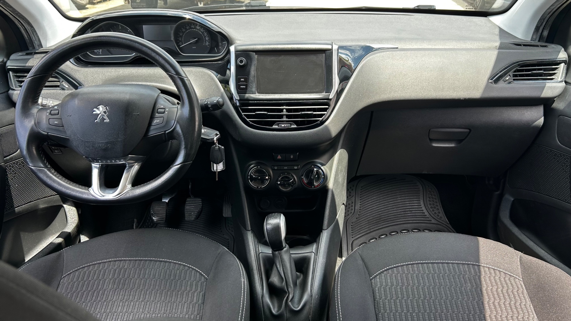 Peugeot 208 – foto 15