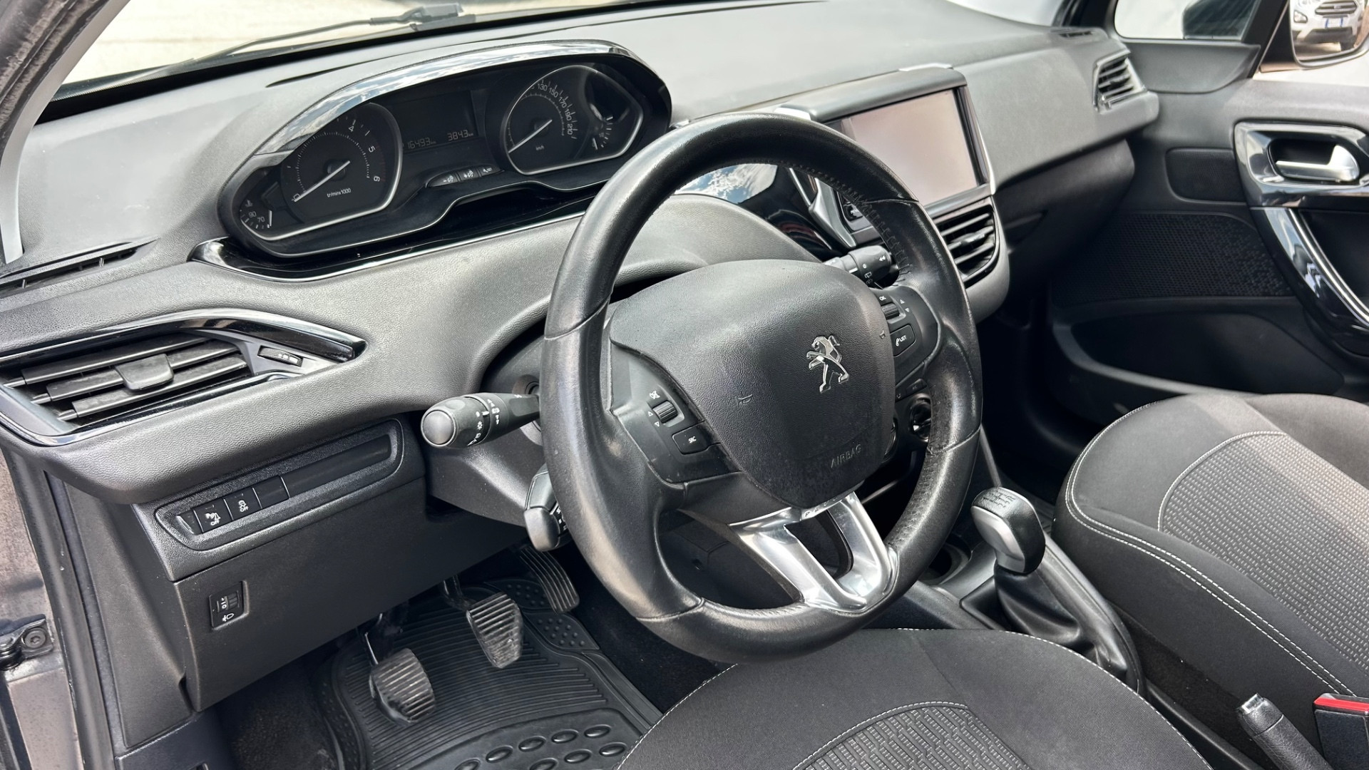 Peugeot 208 – foto 16