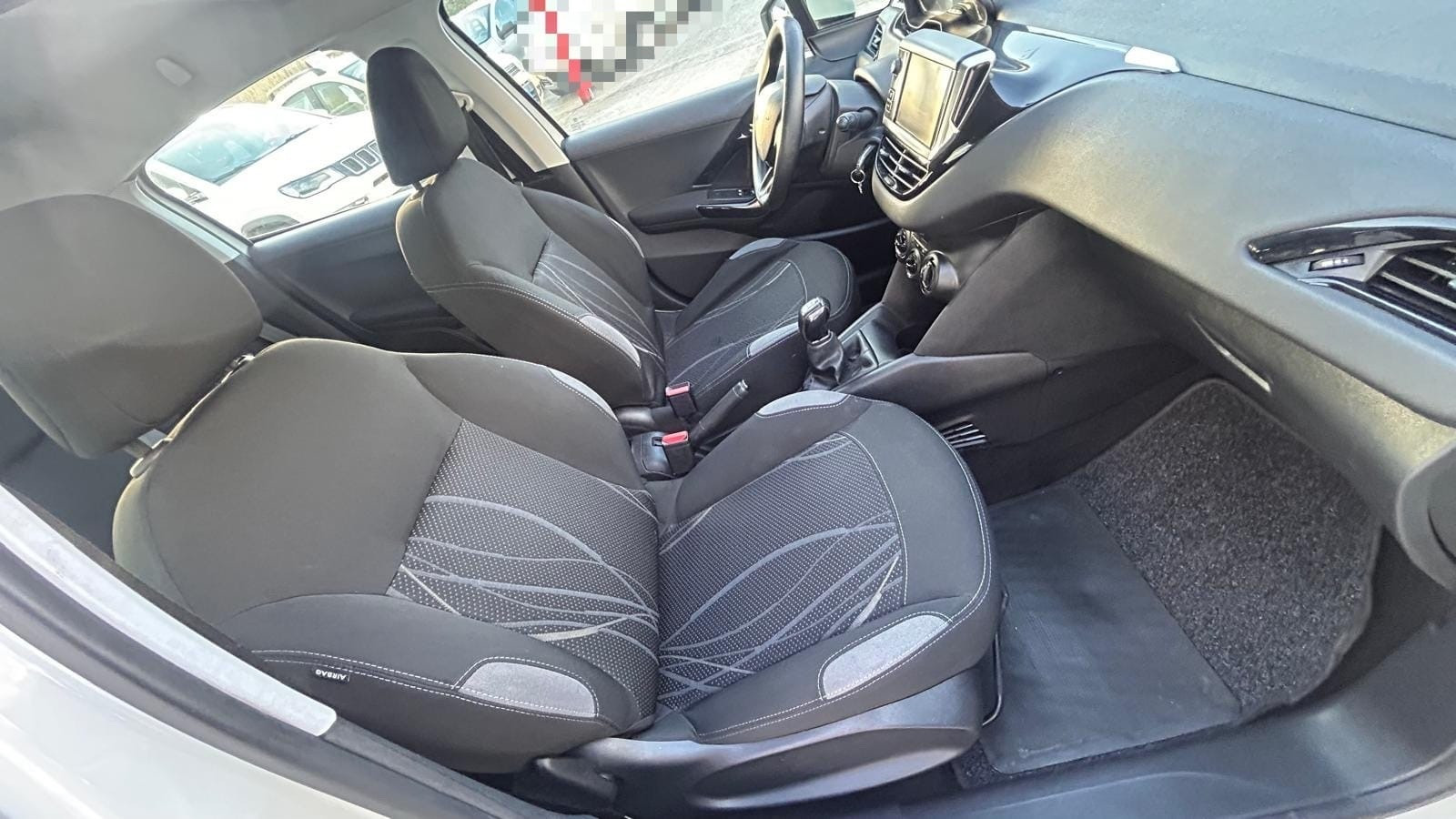 Peugeot 208 – foto 13