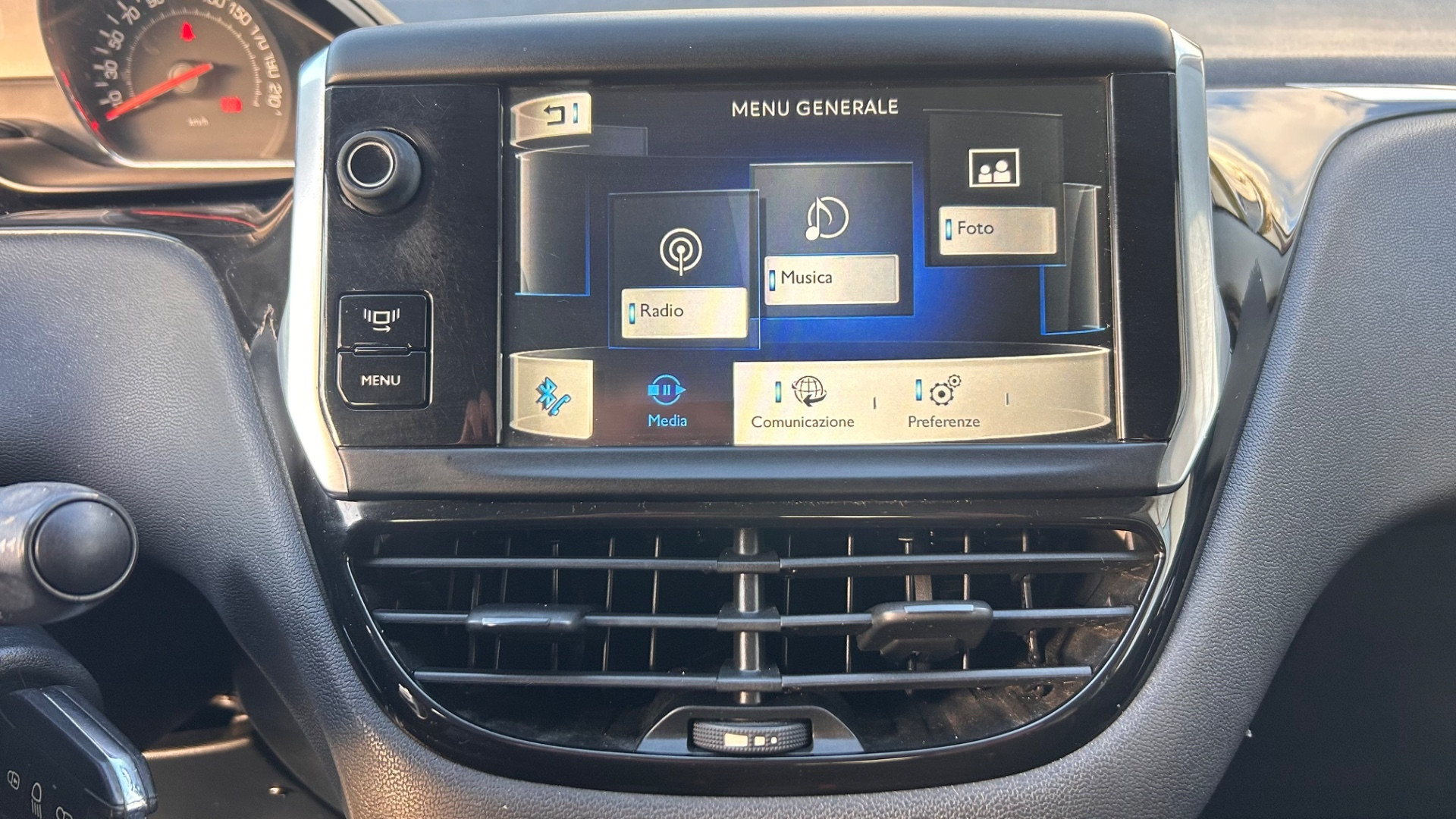 Peugeot 208 – foto 17