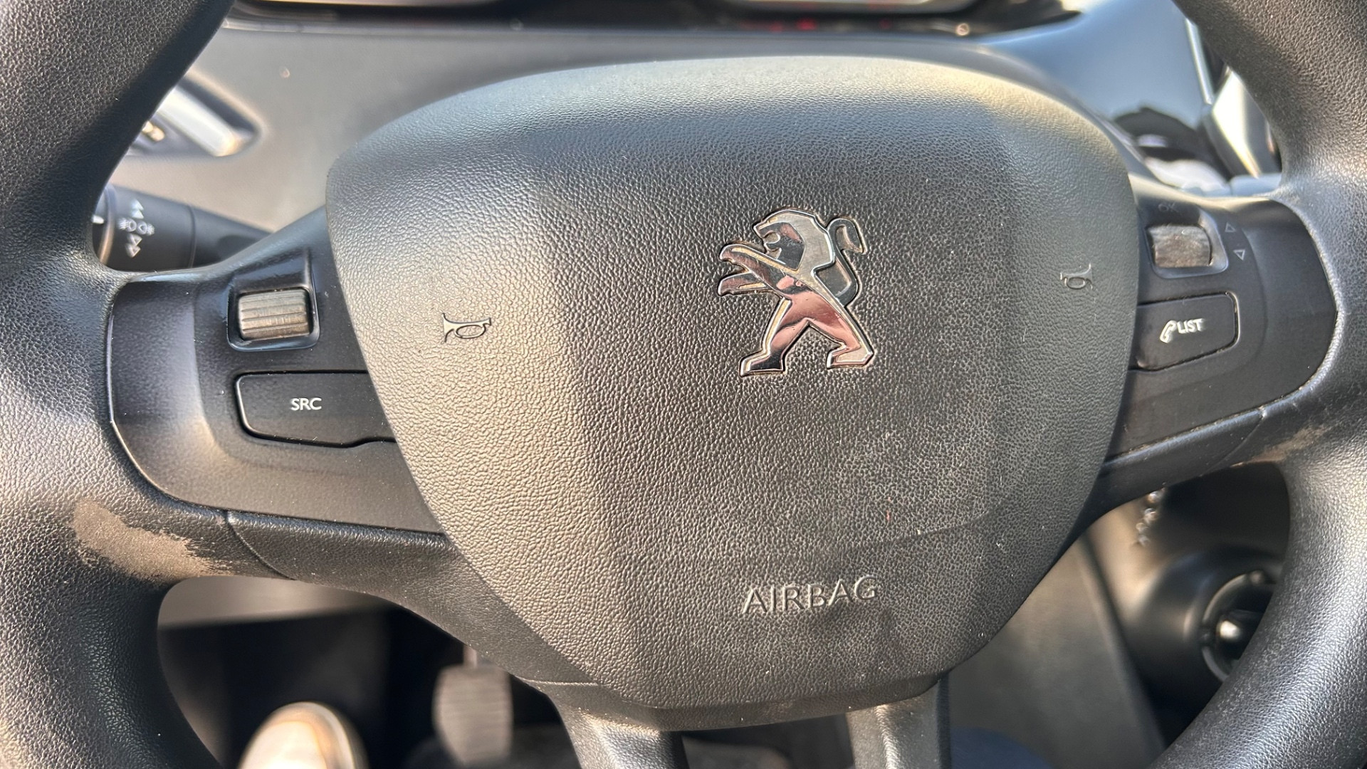 Peugeot 208 – foto 18