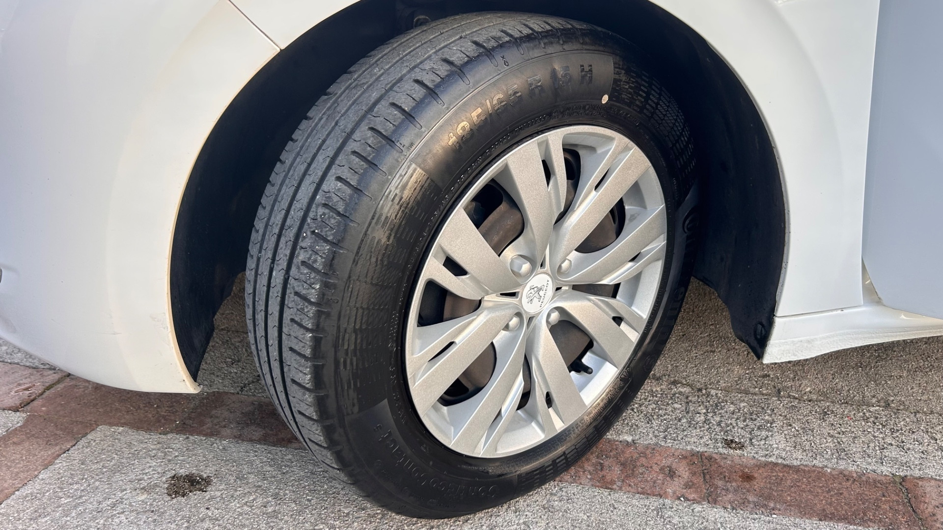 Peugeot 208 – foto 10